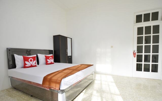 ZEN Rooms Kemang G17 Syariah