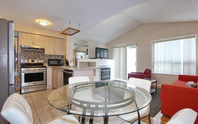 Pelicanstay in Churchill Meadows