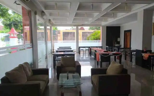 Hotel Prasasti Pacitan