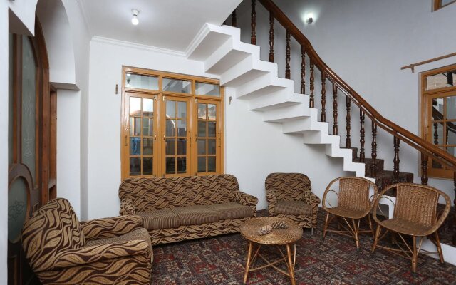 OYO 4487 Hotel Al Azra
