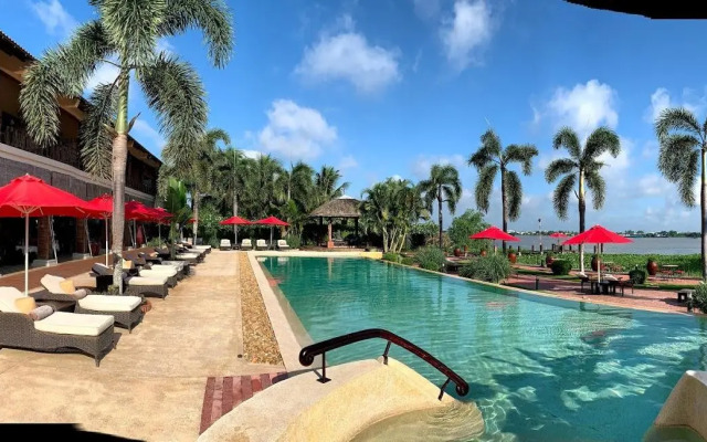 The Island Lodge