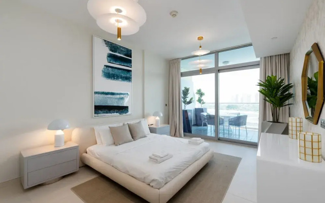 Urban 1BR Palm Apt w Beach Access