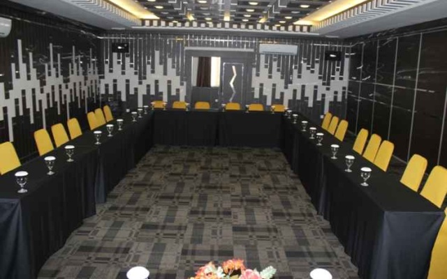 Royal Global Hotel – Business – Palangkaraya
