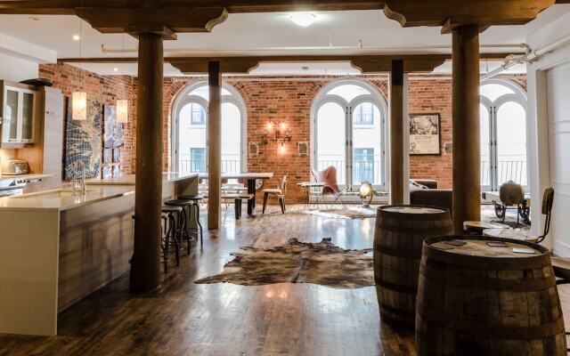 1861 Grand Loft in Old Port by Nuage