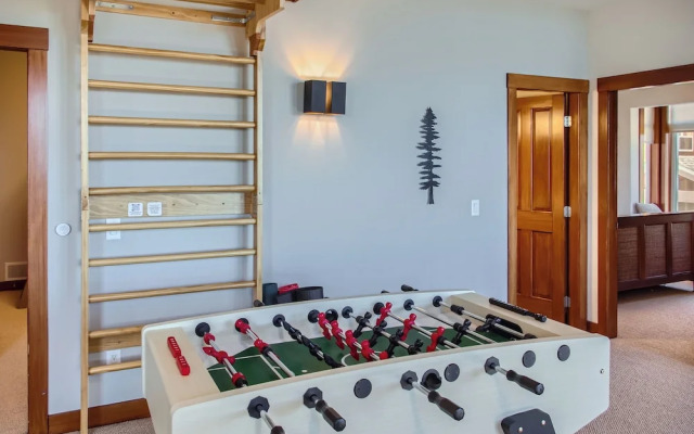 365 Moonshine Crescent by Okanagan Premier