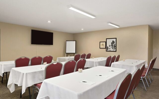 Country Inn & Suites by Radisson, Ankeny, IA