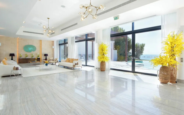 Royal Retreat Villa at Nurai Island