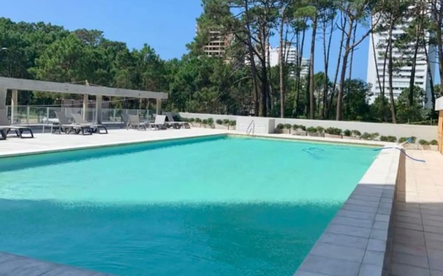 2 bed apartment Ocean Drive Country Bldg