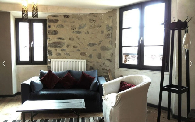 Le Soustet Des Auches