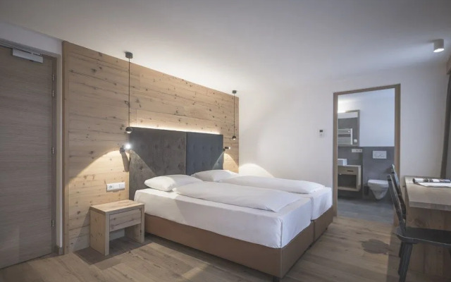 Ahrner Wirt Apartments