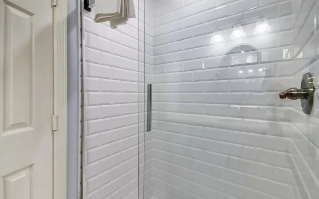 Inverness by the Sea