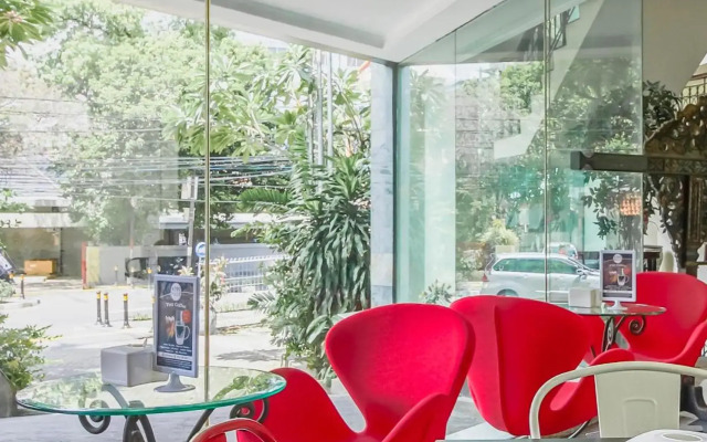 Paragon Gallery Hotel