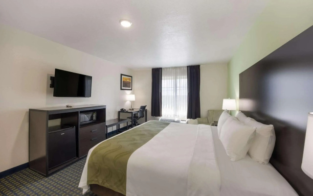Quality Inn & Suites Clayton, NM
