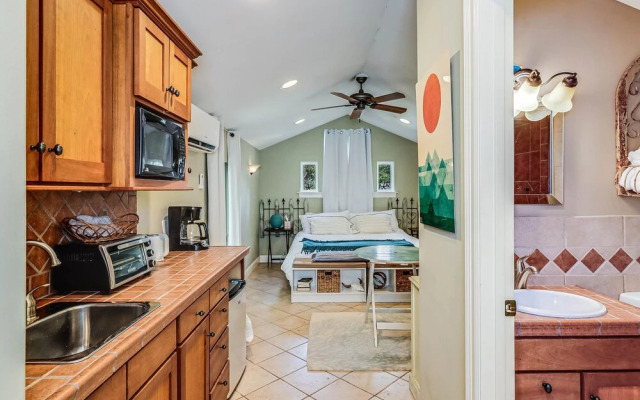 Rockport Treehouse 1 Bedroom Home