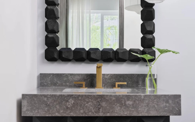 Kimpton Grand Roatan Resort And Spa by IHG