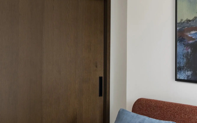 Cove Landmark Pinnacle