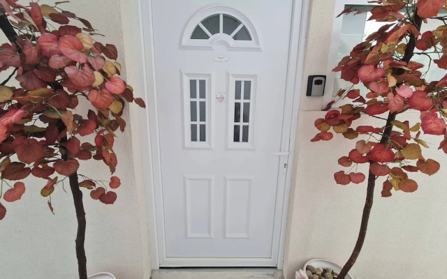 Room-angelina Apartment 3