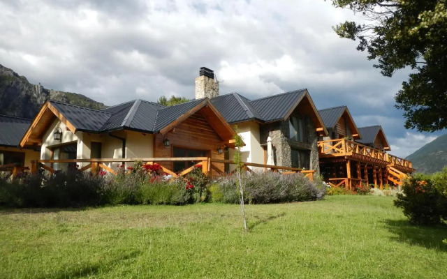 Sendero Lodge