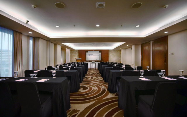 Royal Palm Hotel & Conference Center Cengkareng
