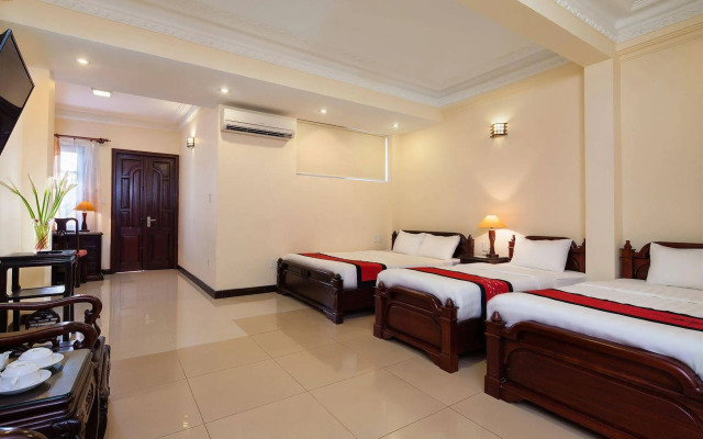 Lucky 3 Hotel & Travel
