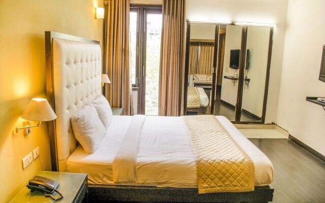 FabHotel Anutham Saket
