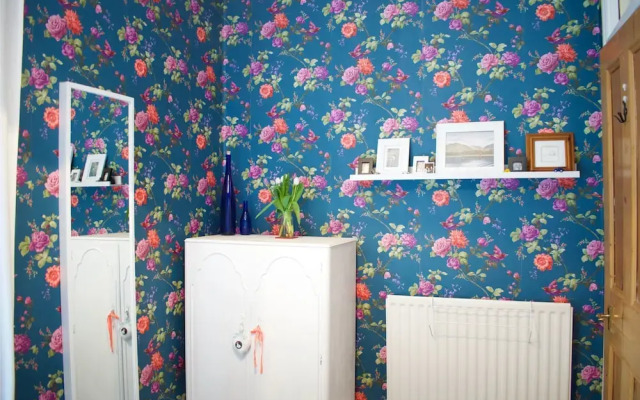 Stylish 1 Bedroom Edinburgh Home