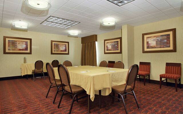 Hampton Inn Columbus - Airport