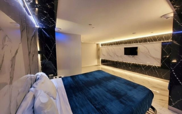 Umbrella Hotel Brooklyn