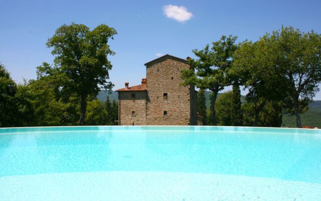 Wonderful private villa for 16 people with WIFI, private pool, TV and parking