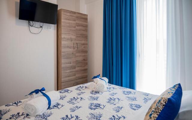 White Apartments & Spa