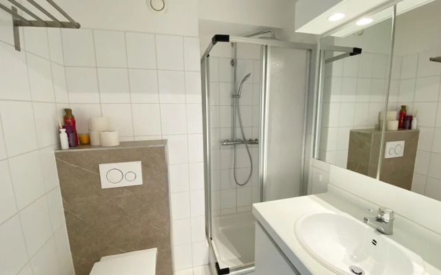 Beachside Stay With Views