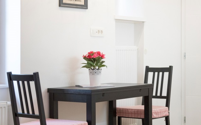 Cute Studio With Beautiful Balcony in the Center!