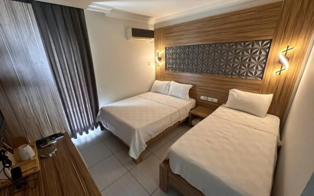 Royal Ezel Hotel
