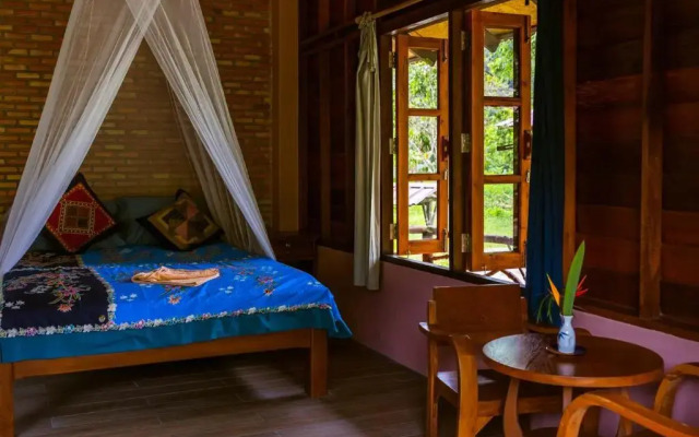 Monkey Mansion Bungalows