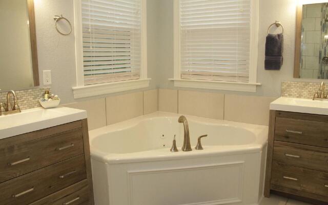 The Oaks Bed and Breakfast