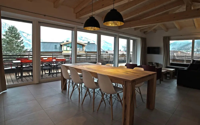 Penthouse Apartment Near Lake in Zell Em See