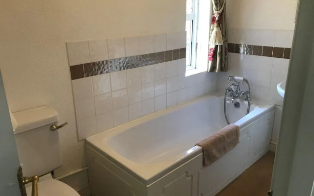 Holly House Bed & Breakfast