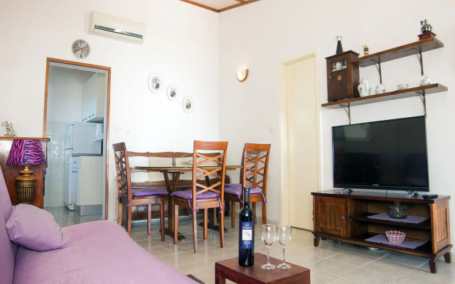 Holiday house Ani - 30 m from beach : Maslinica, Island Solta