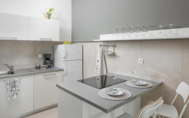 Studio apartment close to the sea - parking