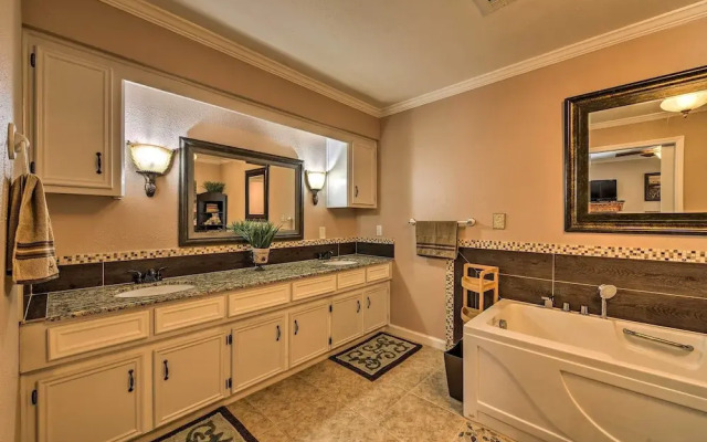 Spacious Conroe Home w/ Foosball & Pool Table!