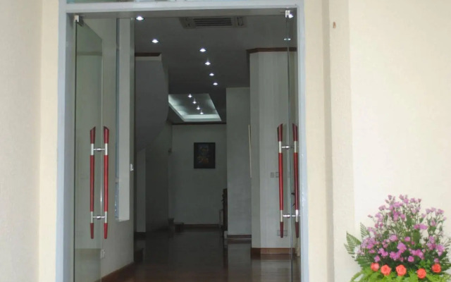Myitkyina Plam Spring Resort Hotel