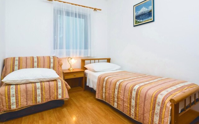 Nice Home in Lokva Rogoznica With Wifi and 2 Bedrooms