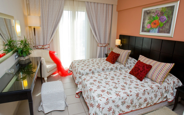 Ionian Plaza Hotel & Spa