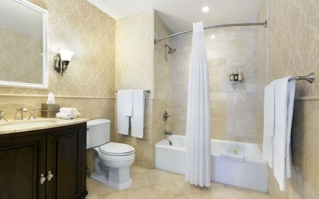 Madison Beach Hotel, Curio Collection by Hilton