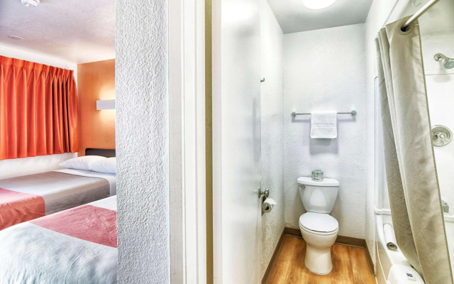 Motel 6 Mammoth Lakes, CA