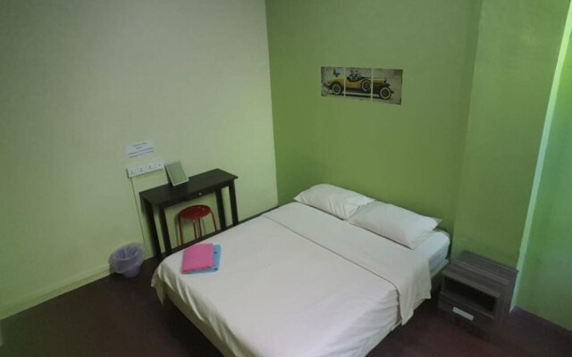 Chateau One - Hostel