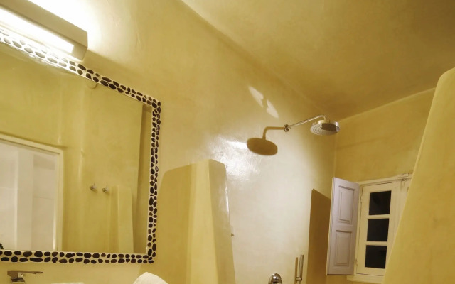 Armeni Village Rooms & Suites