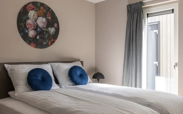 Eco Villa in Latour by Scenic Pond