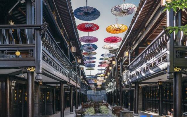 DuoFu Resort (Lijiang Ancient City South Gate)