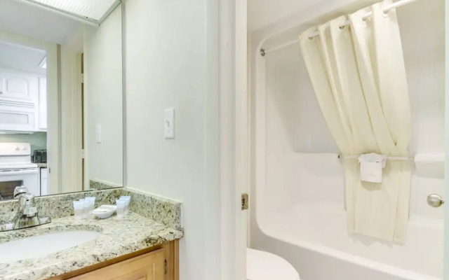 Breakers Sailfish Condos by Hosteeva